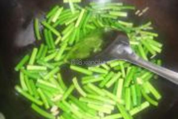素炒蒜薹的做法图解4