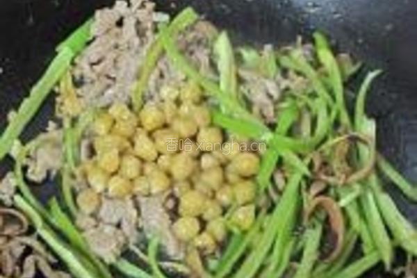 鹰嘴豆鱿鱼丝小炒的做法图解14
