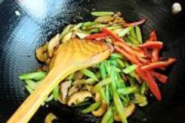 芹菜炒面筋的做法图解11