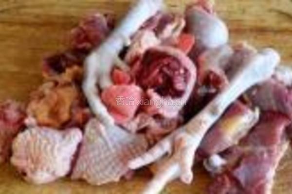 笨鸡炖虎皮鹌鹑蛋的做法图解1
