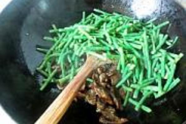 豆角炒香肠的做法图解6