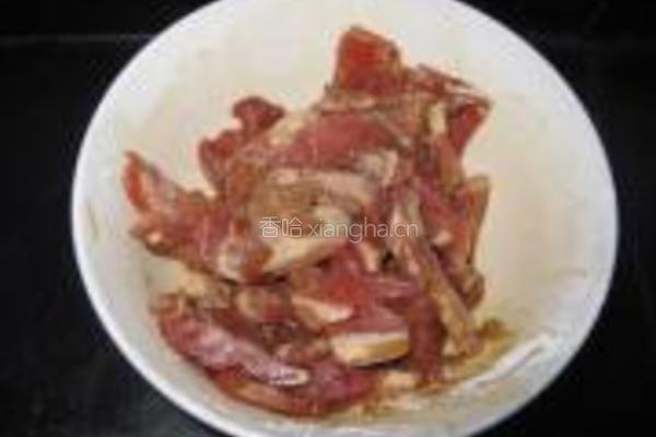 绿豆芽炒肉的做法图解3