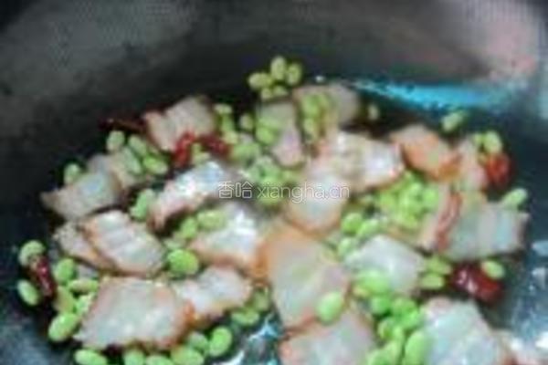鲜黄豆炒腊肉的做法图解6