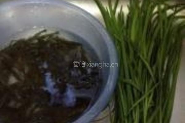 韭菜爆虾的做法图解1
