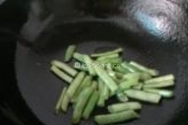 四季豆烧土豆的做法图解3