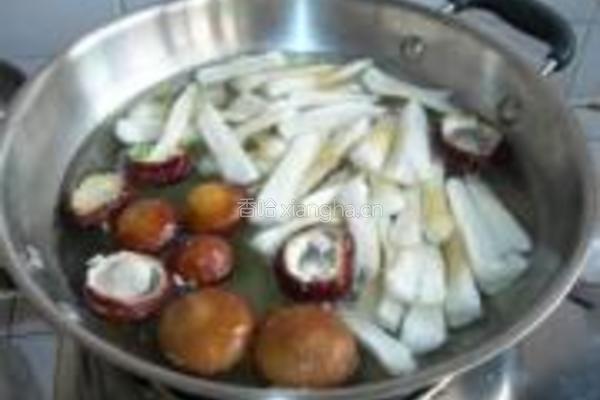 西兰花拌蘑菇的做法图解4