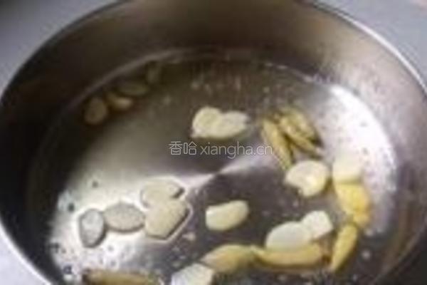 酸黄瓜炒鸡胗的做法图解4
