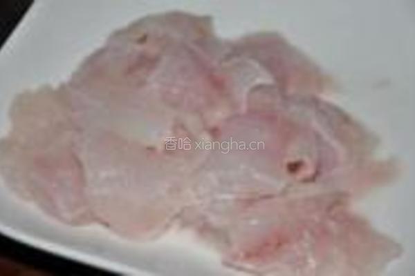 大蒜炒黑鱼片的做法图解2