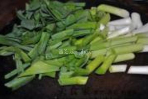 大蒜炒黑鱼片的做法图解4