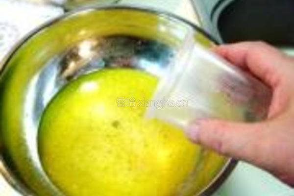 蘑菇培根比萨蛋糕的做法图解6