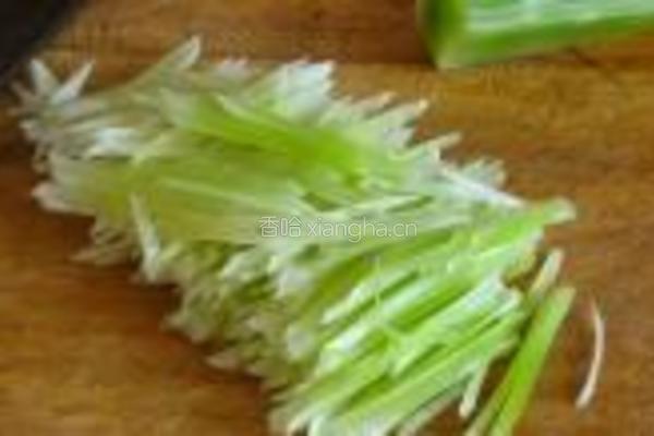 清炒莴苣丝的做法图解1