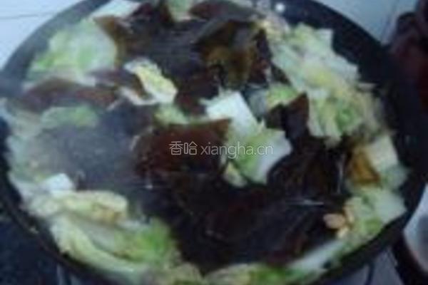 猪骨汤炖白菜海带的做法图解13