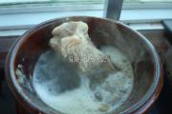 猪骨汤炖白菜海带的做法图解10
