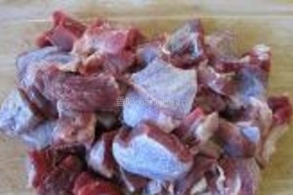 咖喱牛腩焖土豆的做法图解1