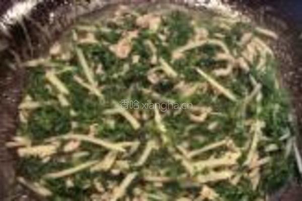 荠菜冬笋炒肉丝的做法图解3