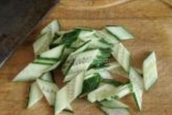 黄瓜豆干炒八带的做法图解5