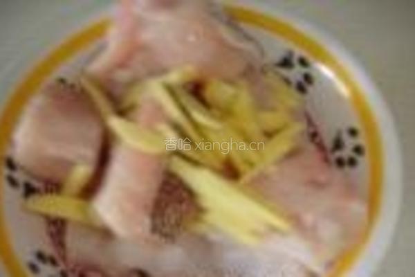 番茄焖石斑鱼块的做法图解2