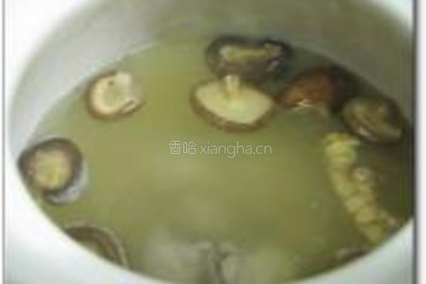 土黄鳝炖排骨的做法图解4