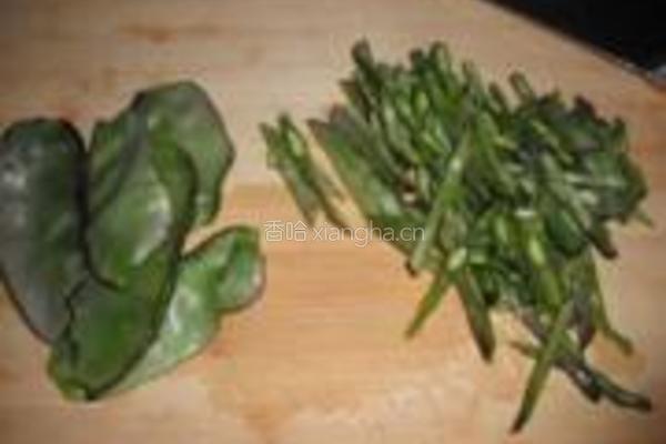 黄豆酱甜椒扁豆角炒肉的做法图解3