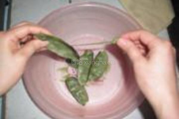 孜然软炸扁豆角盒的做法图解1