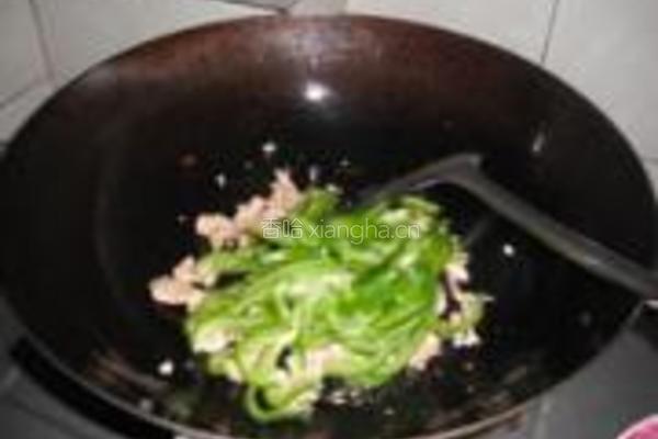 黄豆酱甜椒扁豆角炒肉的做法图解7