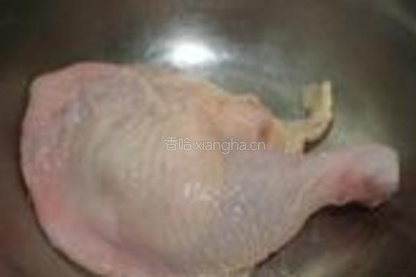 香菇炖鸡腿的做法图解1