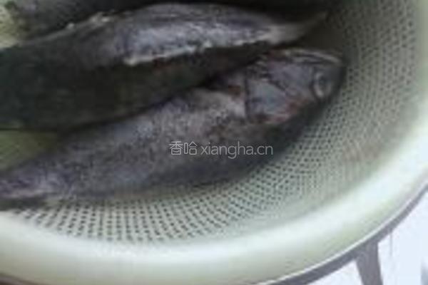 干锅黑鱼的做法图解2