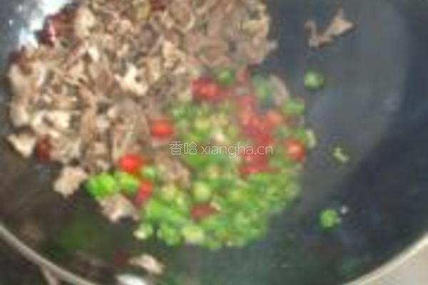 双椒炒猪心的做法图解10