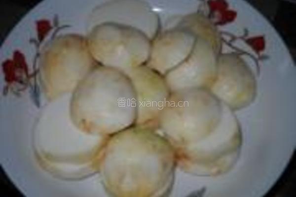 剁椒肉末蒸芋头的做法图解2