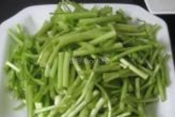五香茶干炒蒿子杆的做法图解1