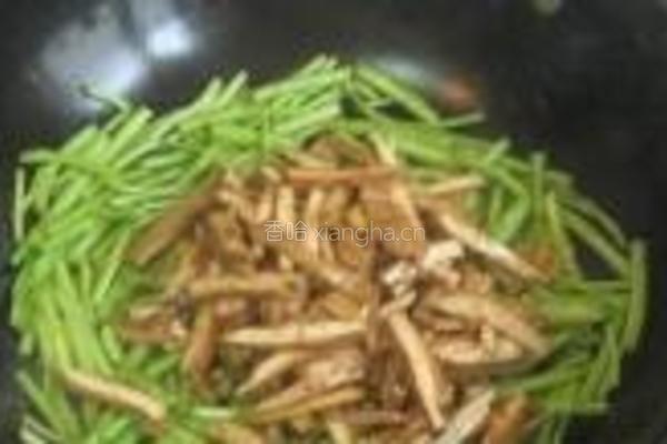 五香茶干炒蒿子杆的做法图解5