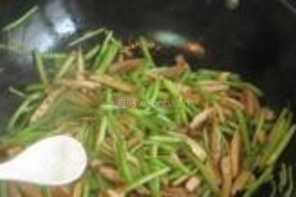 五香茶干炒蒿子杆的做法图解6