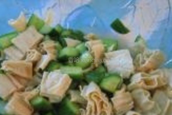 腐竹黄瓜清拌花生米的做法图解13