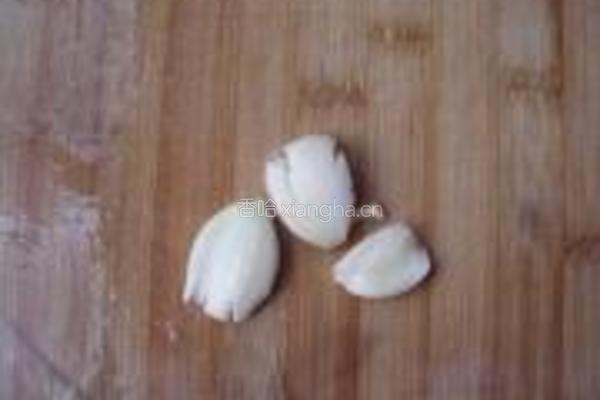 西芹炒香菇的做法图解4