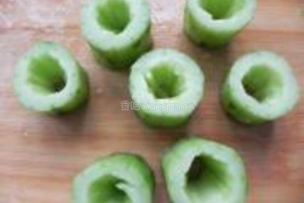 虾仁黄瓜盅的做法图解6