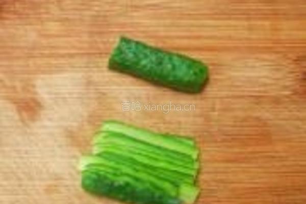 糖醋黄瓜草青鱼的做法图解2