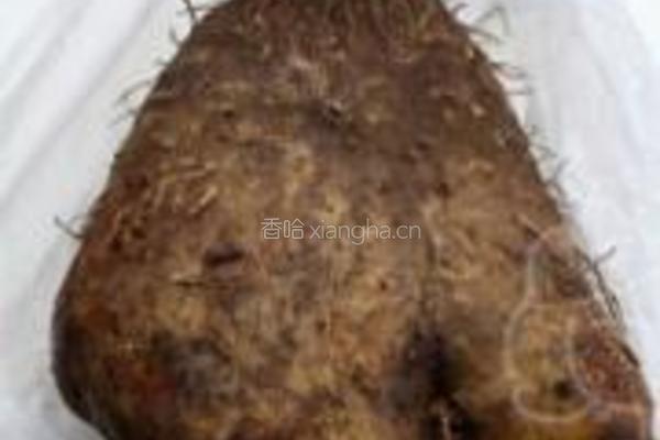板栗脊骨浓汤的做法图解1