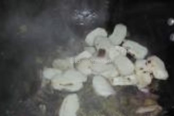 酸菜炒荸荠的做法图解6