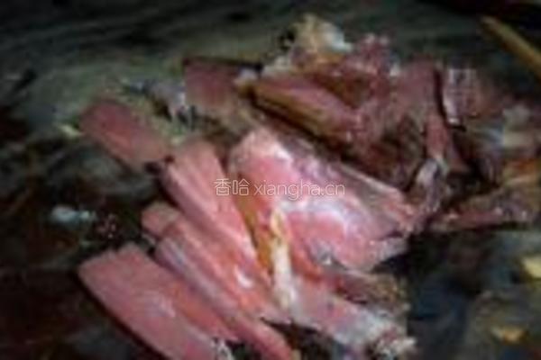 腊味火腿炒蒜薹的做法图解3