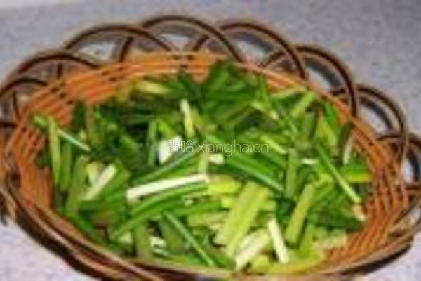 腊味火腿炒蒜薹的做法图解4
