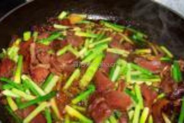 腊味火腿炒蒜薹的做法图解9