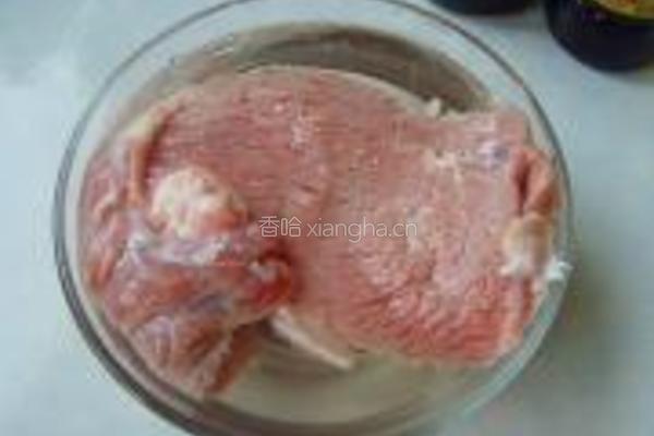 卤牛肉的做法图解1