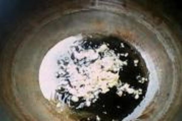 黄豆芽炒木耳的做法图解7