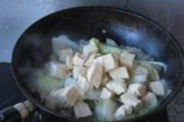 白菜炖冻豆腐的做法图解7