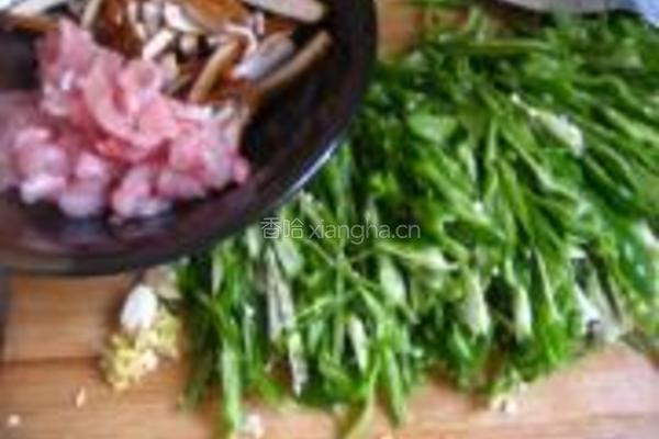 青椒香干炒肉的做法图解2