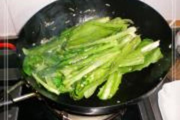 豆豉鲮鱼油麦菜的做法图解4