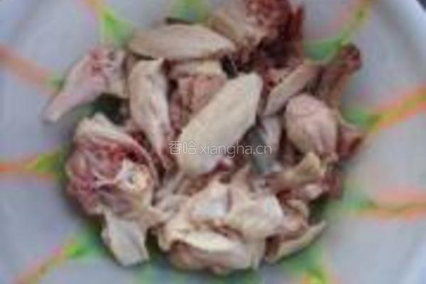 鲜菇土鸡煲的做法图解2
