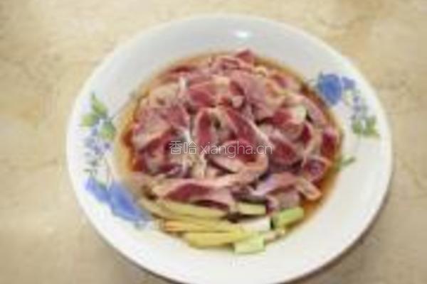 蒜薹炒鸡胗的做法图解3