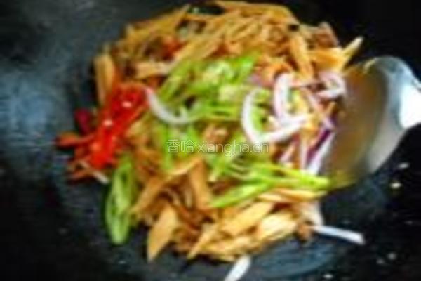 豆瓣腐竹鱿鱼丝的做法图解9