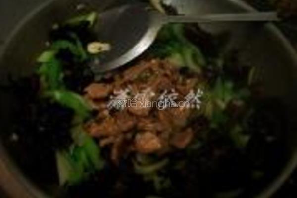 芹菜木耳炒肉的做法图解8